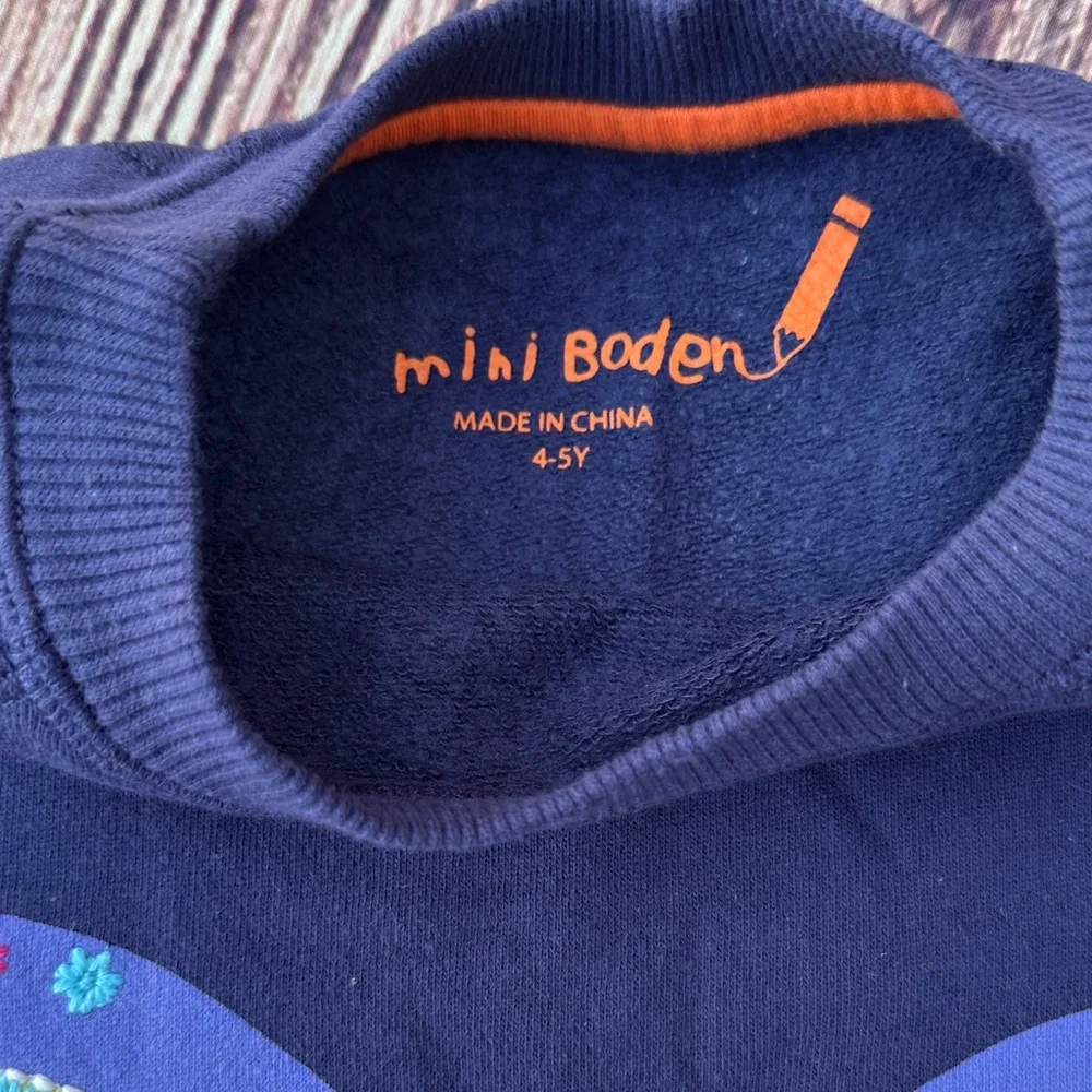 Mini Boden Navy sweatshirt dress with Colorful Butterfly - Picture 2 of 7